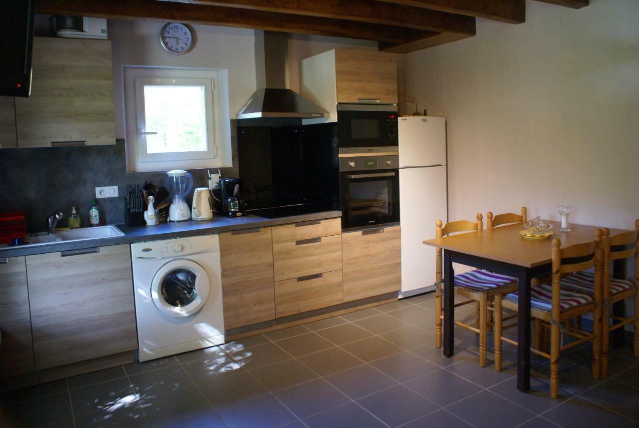 Domisiladore Latouille-Lentillac Luaran gambar